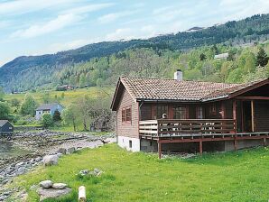 Holiday house 8 Personen Ferienhaus in NORDFJORDEID - Heggjabygda - image1