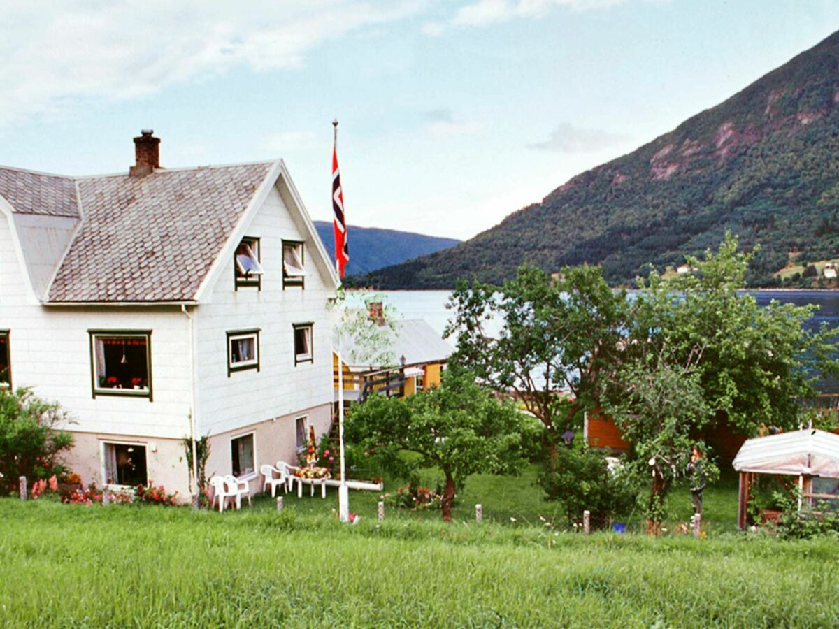 Apartment Eidsvåg Outdoor Recording 1