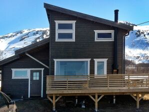 Holiday house 6 person holiday home in Nord-Lenangen - Nordlenangen - image1