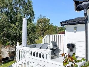Holiday house 4 Personen Ferienhaus in Austrheim - Bøvågen - image1