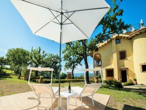Villa in Montefiascone mit Meeresstrand - Montefiascone - image1