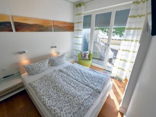Schlafzimmer 1