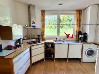 Küche mit Waschmaschine