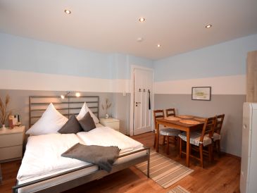Ferienzimmer Mein Heim 5 · Pension Sierksdorf