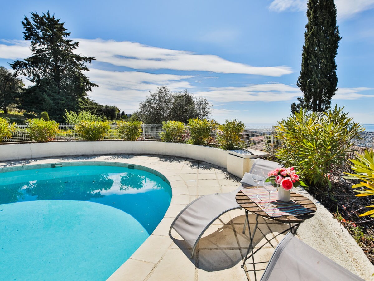 Ferienwohnung Mas Des Oliviers Ii Nizza Firma Riviera Holiday Homes Frau Lucienne Giulian