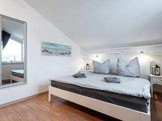 B6 Schlafzimmermit Hochbett