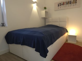 Schlafzimmer II