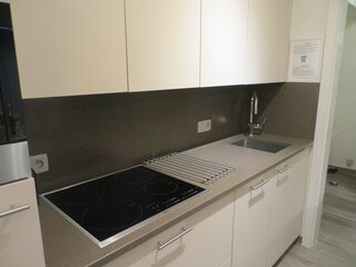 Küche mit Kochplatte