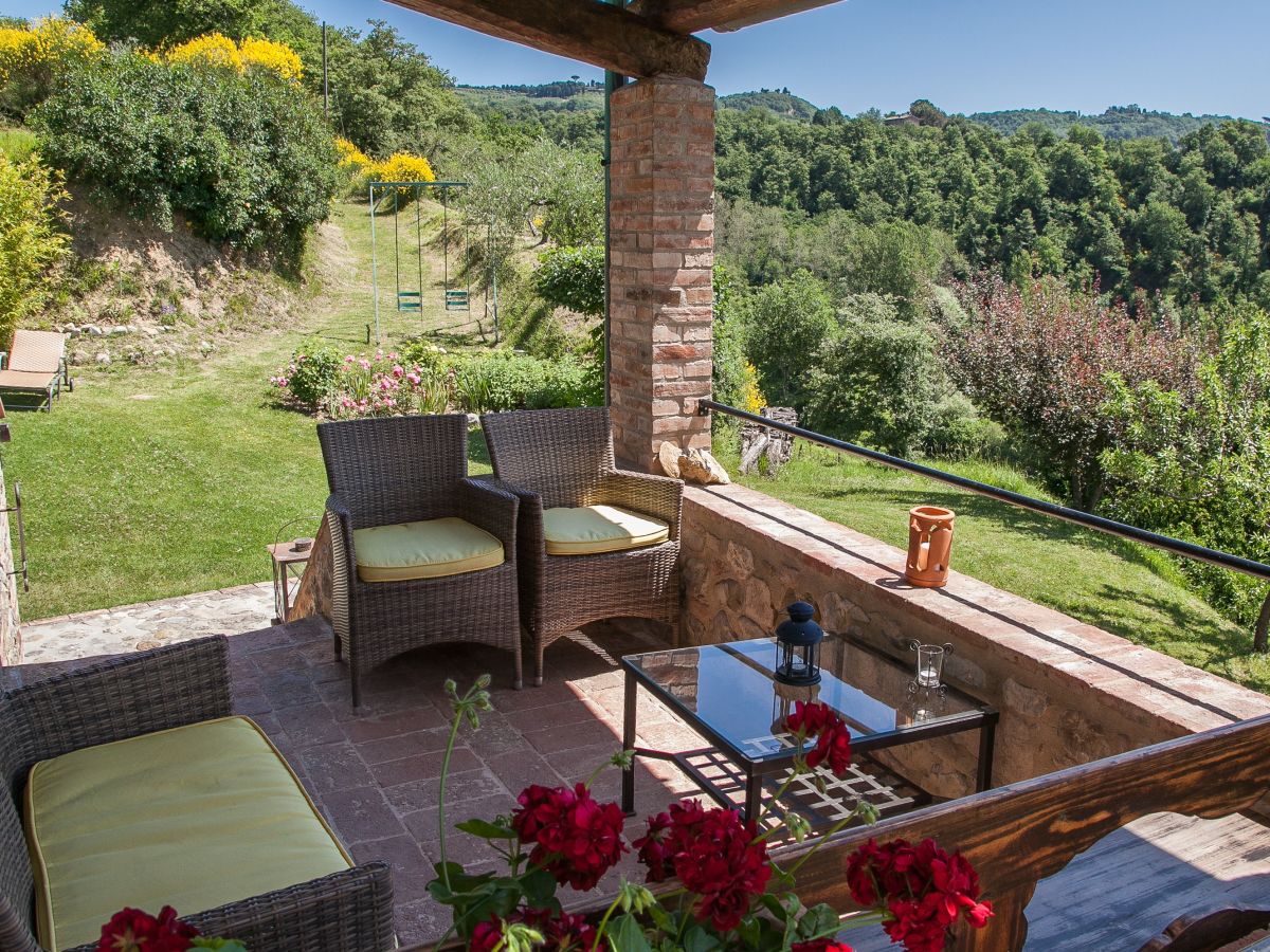 Terrasse vor der Küche mit herrlichem Ausblick