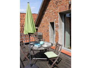 Sonnige Dachterrasse mit tollem Ausblick
