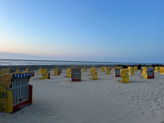 der schöne Sandstrand ist nur ca. 400 m entfernt