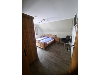 Schlafzimmer mit TV