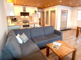 Küche mit Wohnbereich