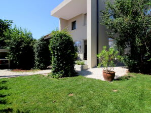 Modernes Ferienhaus Carla mit Garten, Porec, Firma Istraline travel