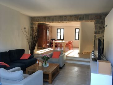 Ferienhaus 18.Jh im ruhigen Dorf