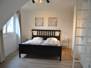 Schlafzimmer mit Doppelbett (160X200cm)