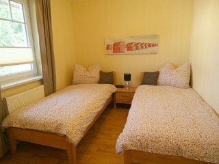 Schlafzimmer 2