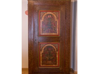Armoire polychromée
