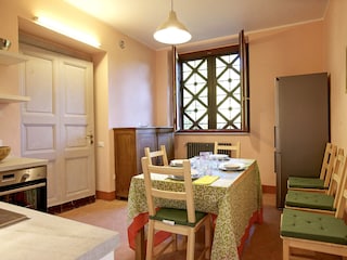 Gut ausgestattete, separate Wohnküche