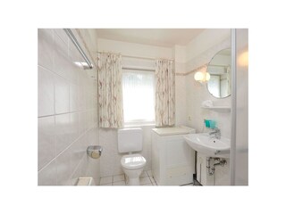 Badezimmer - Haus Sommerdeich, Wohnung 3A, Westmarken 37a+b, St. Peter-Bad