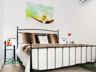 Ground floor: King sized bed 180x200cm, Aircondition