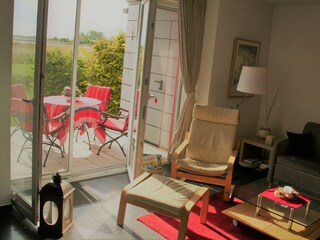Wohnbereich mit angrenzender Terrasse