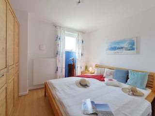 Schlafzimmer mit Doppelbett