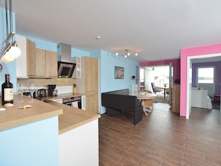 Küche und Essbereich