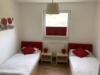 2. Schlafzimmer mit 2 Einzelbetten