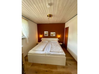 UG - Schlafzimmer
