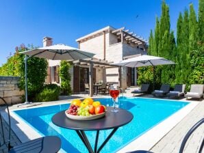 Nieuwe stenen villa Zahara (6+2)