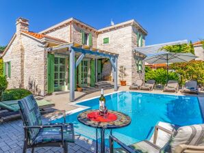 Stenen villa Zelda (6+2)