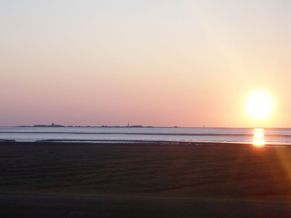 Sonnenuntergang mit Blick auf Neuwerk