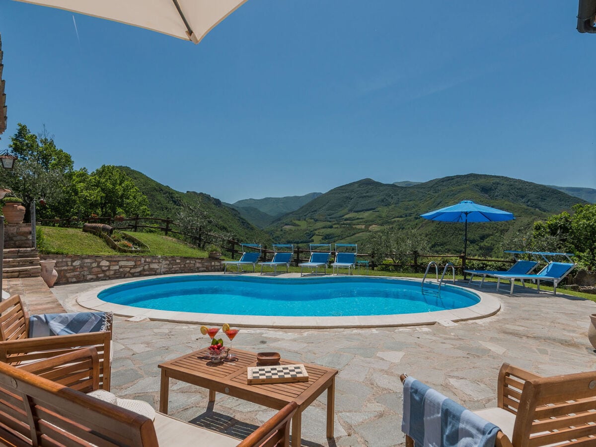 Villa Colombaia - Pool mit Panorama-Blick (9,55x4,50)