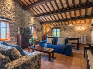 Villa Colombaia -  großzügiges Wohnzimmer mit Sofas