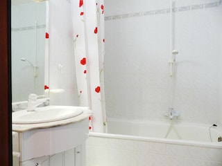 Badezimmer mit Wanne