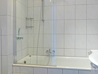 Badezimmer mit Wanne