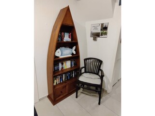 Bücherregal