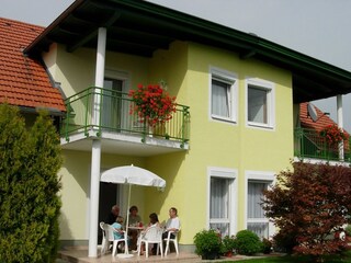 Hausansicht vom Garten