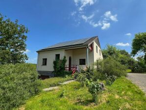 Vakantiehuis Chalet gelegen aan de rand van Hampteau, met prachtig uitzicht over het Ourthe - Hotton - image1