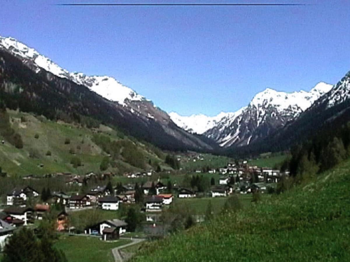 Blick über Monbiel zum Silvrettagletscher