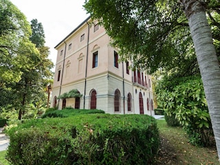 Schloss Lusiana Außenaufnahme 9