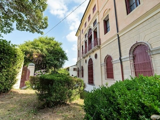 Schloss Lusiana Außenaufnahme 7