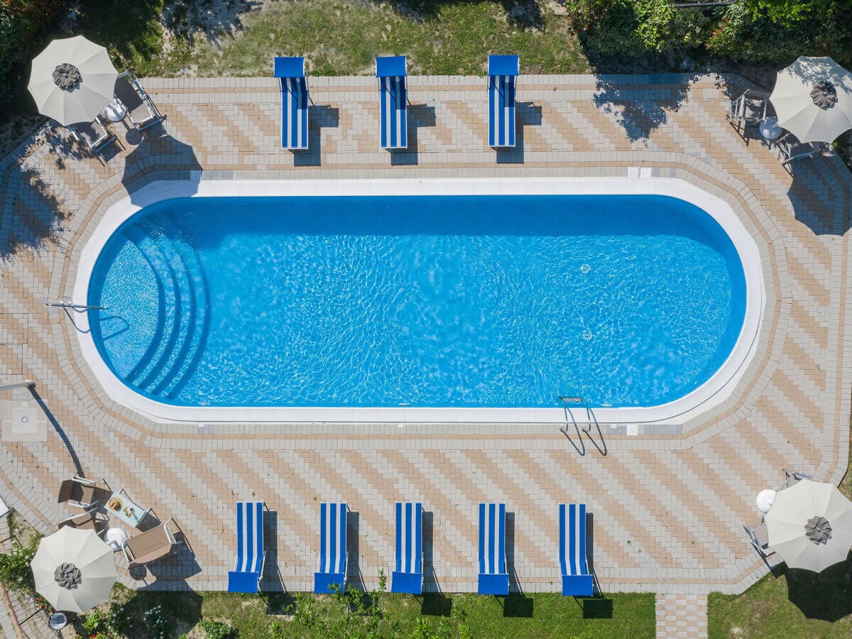 Villa Amata – Pool mit Treppeneingang