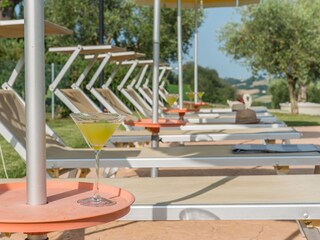 Villa Rosa - Pool with sun loungers