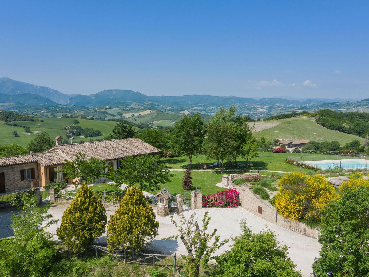 Casa Emanuela - Privatvilla mit Pool mitten im Grünen