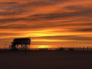 Fantastische Sonnenuntergänge in SPO am Strand