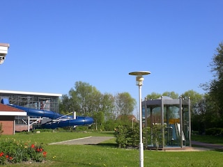 Kurpark am Kurhaus, mit Schwimmbadrutsche.