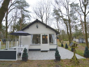 Holiday house Serene Holiday Home in Limburg amid a Forest - Stramproy - image1