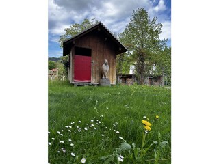 Spielhütte für die "Kleinen" im Garten